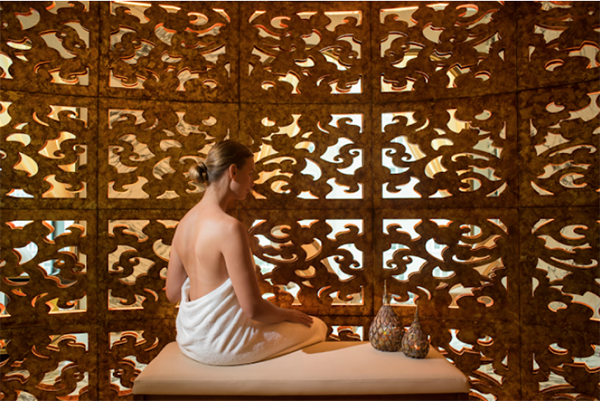 Thiet-ke-spa-The-Reverie-Saigon-quan-1-phong-cach-hoang-gia